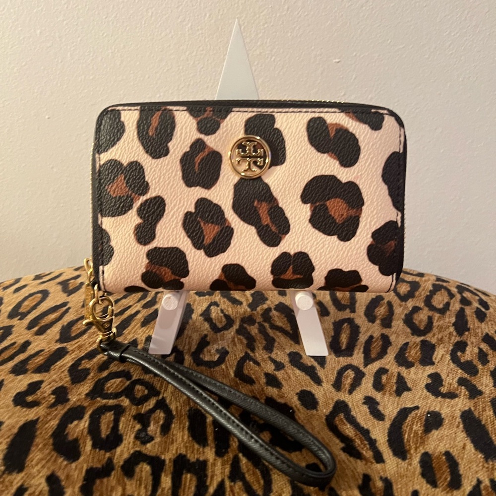 Tory Burch Leopard Print Wristlet Wallet